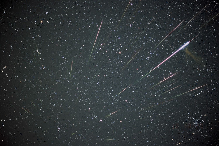 Moon May Outshine Leonid Meteor Shower Peak Tonight